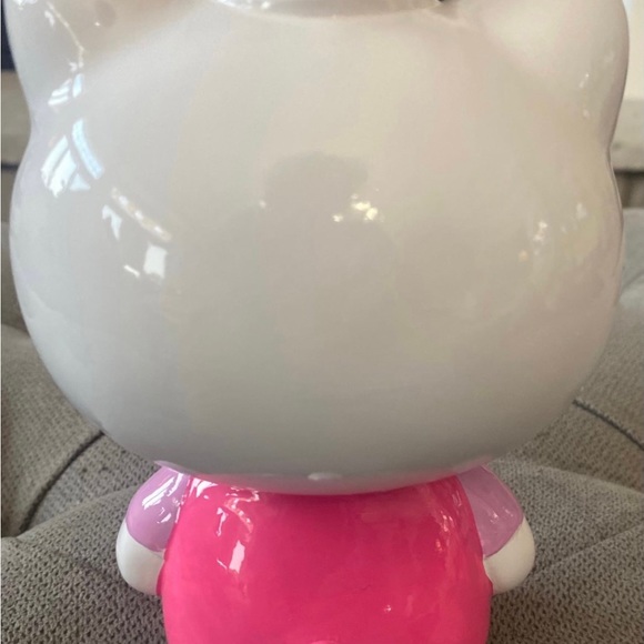Hello Kitty Soap Dispenser - Picture 7 of 8